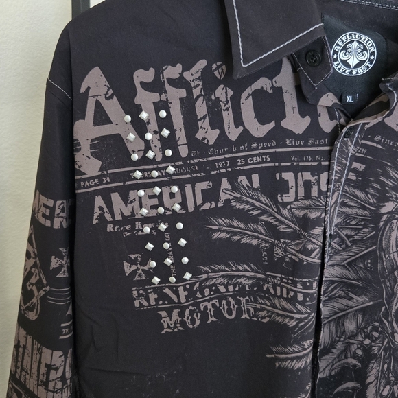 Affliction Lightweight Button Down Shirt - Picture 2 of 5